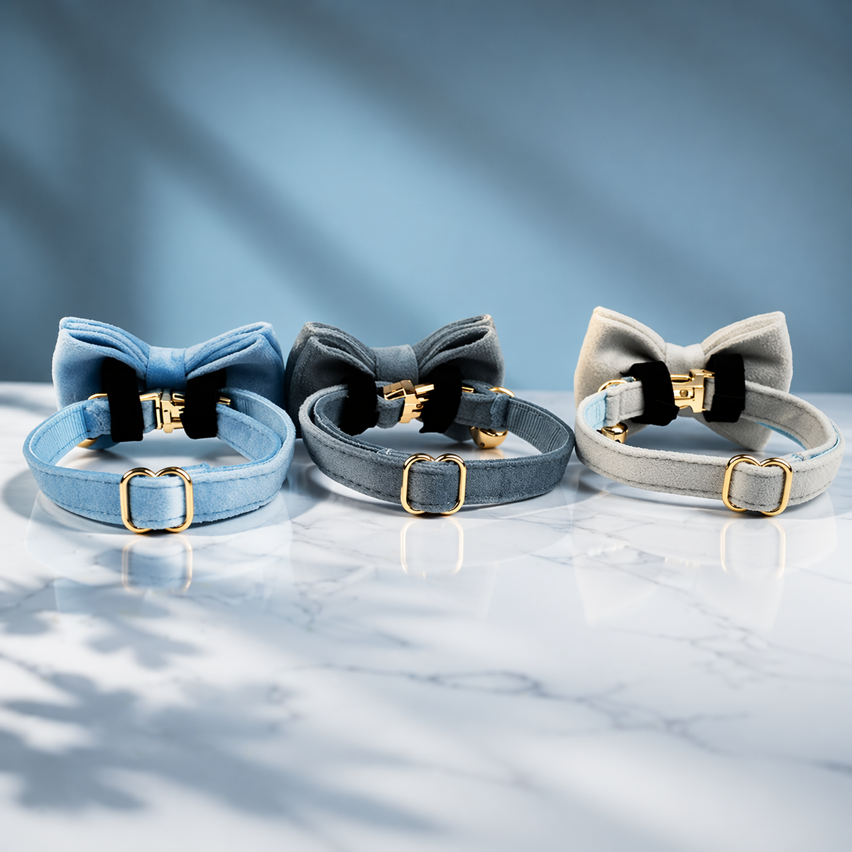 Collier pour chat élégant et ajustable avec nœud papillon.